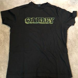 Oakley T-shirt